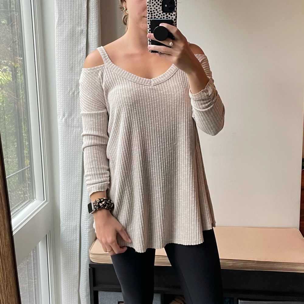 Cream/ light tan, cold shoulder flowy shirt
